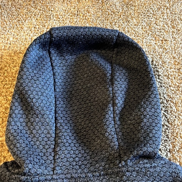 Excellent preowned condition. Made by Life Integrity Earth in a size medium. - Picture 10 of 10